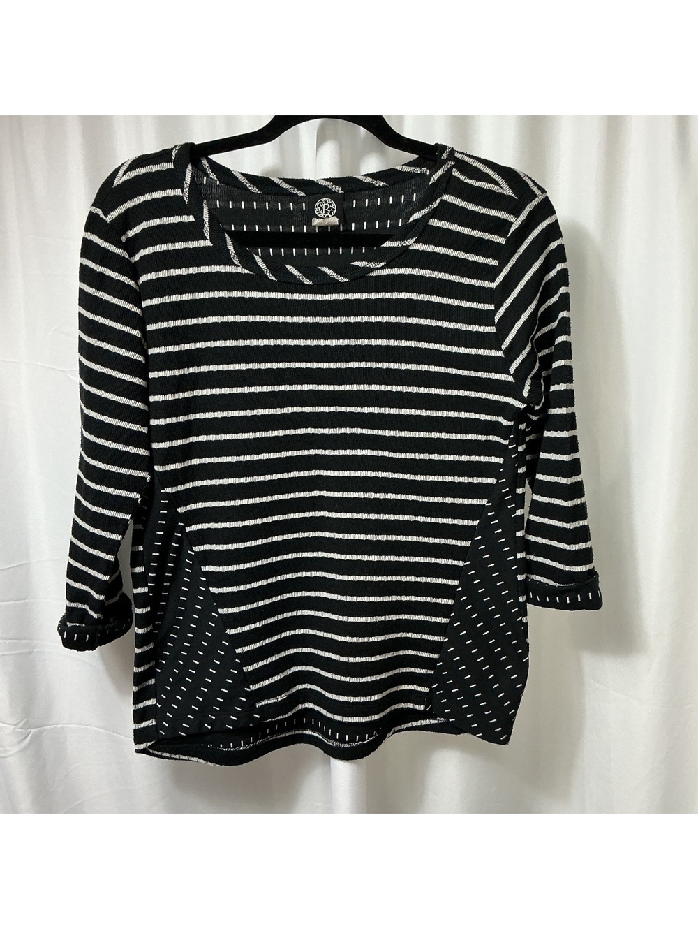 Bobeau Women’s M Black White Striped 3/4 Sleeve Knit top blouse  casual office